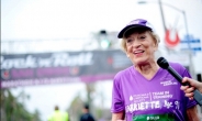 美 92세 할머니, 세계최고령 마라톤 완주 신기록