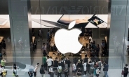 “아이폰 수리, 일단 돈부터”?…애플 ‘AS 갑질’ 제동