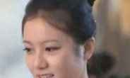 “그녀는 예뻤다”…너무 예뻐 난리난 북한 미녀 접대원