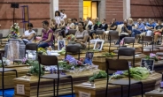 伊 지진 희생자 첫 장례식…오늘도 여진, 사망자 270명