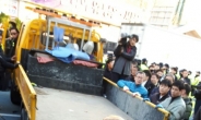 부산 소녀상은… 일본영사관 후문 앞 설치시도 끝내 불발