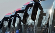 [헤럴드포토] ‘주차장되어 있는 버스…‘
