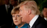 메르켈 악수 거절한 트럼프…묘한 긴장감