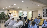 박승철헤어스투디오 안산홈플러스점, 이편안 인천요양병원 어르신들 위한 미용봉사