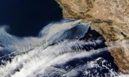 캘리포니아 산불, 대기권 밖에서 관측…페리스 힐튼도 대피
