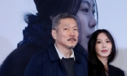 홍상수 이혼 청구 소송 기각…김민희와 떳떳지 못한 관계 계속