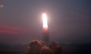 [속보] 靑 “北발사체는 단거리 탄도 미사일…한미연합지휘소훈련 대응 무력시위”
