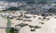 日규슈 400㎜ 넘는 ‘역대급 폭우’…120만명에 대피령