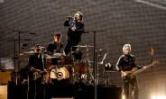 U2 리더 보노 “김정숙 여사 공연 와 주셔서 감사”