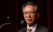 한국당 공천관리위원장에 김형오  전 의장…“혁신·개혁적 인사”