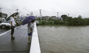 장마로 일본 최대 500㎜ 폭우…시즈오카현 산사태로 20여명 실종
