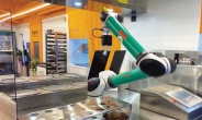 로봇팔이 만들어낸 ‘한식’…3D프린터로 찍어낸 ‘배양 참치’