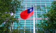 “평화와 전쟁의 선택”…대만 대선, 독립·친중 후보 간 유세전 격화