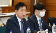 은행 탄력점포 찾은 김주현 “은행권 영업시간 복원해야”