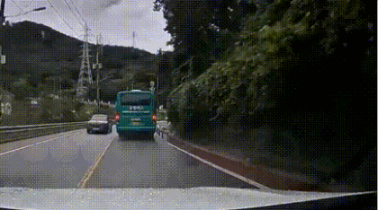 [영상]‘브레이크 오작동’으로 버스와 충돌한 택시기사…‘단순 사고’라니[여車저車]