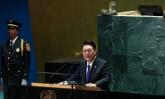 [속보] 尹 “정전 70주년…韓, 이제 국제사회에 책임있게 기여”