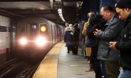 뉴욕지하철서 또 ‘선로 밀치기’…묻지마 범죄에 당국도 속수무책