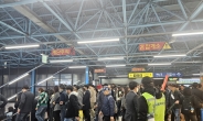 지하철 ‘인산인해’·택시콜 ‘폭주’… 서울 버스파업 첫날, 혼돈의 출근길[르포]