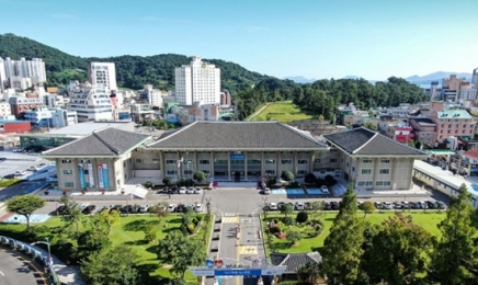 '유부녀 어딜 만졌길래'....여수시청 말년과장 성추행 구설