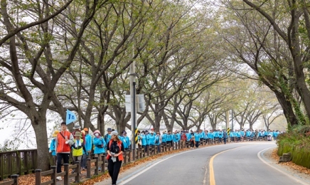 호남 유명사찰 '화엄문화제' 명상순례길 6km 걷기대회