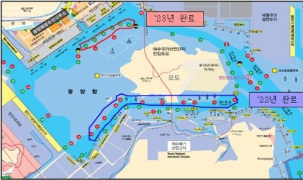 전남 광양항 컨테이너부두 진·출입항로 0.2초 간격 점멸