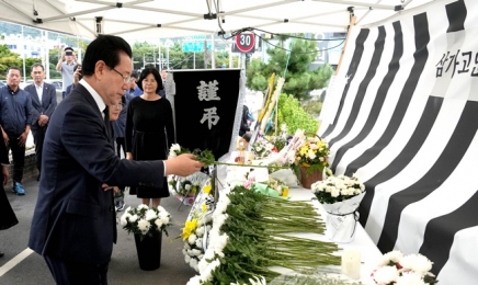 김영록 지사, 순천 '이상동기범죄' 피해자 여학생 조문