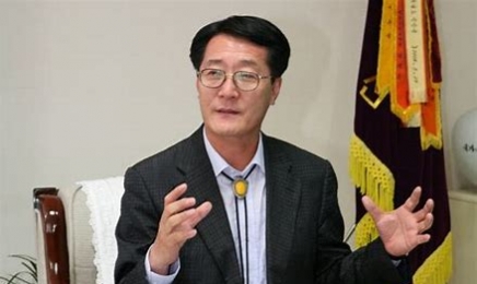 ‘1심 징역형’ 박우량 신안군수, 항소심서 혐의 부인