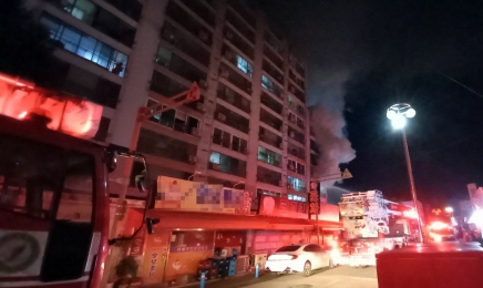전북 부안군 아파트 화재…‘주민 50명 대피’