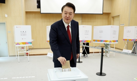 [종합] 사전투표 첫날 전남 23.67% 광역단체 전국 1위