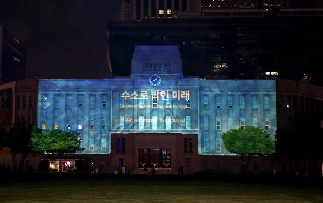 [포토뉴스] ‘넥쏘’ 연료전지로…수소로 밝힌 서울도서관