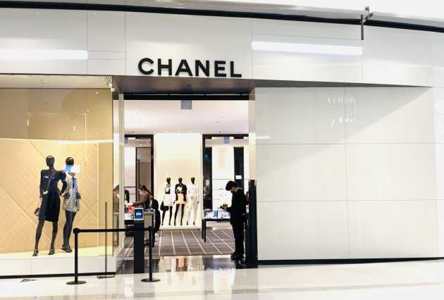 [From the Scene] Has frenzy for Chanel died down? Shoppers say