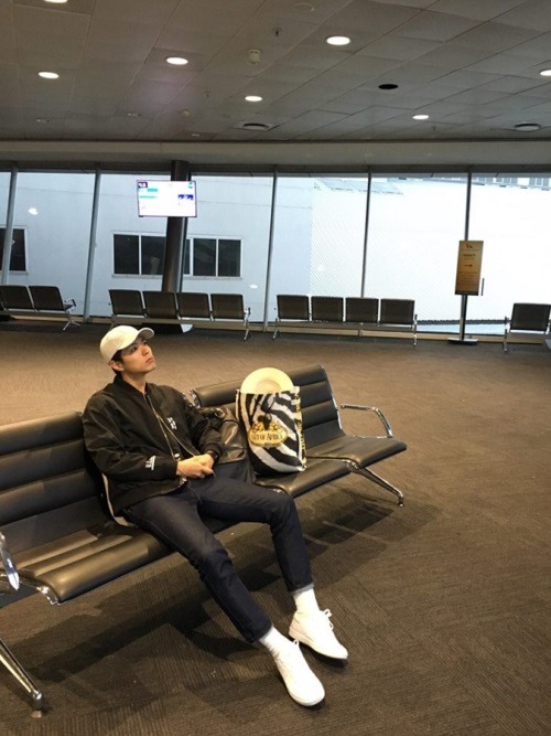 Actor Park Bo-Gum Spotted at the Airport