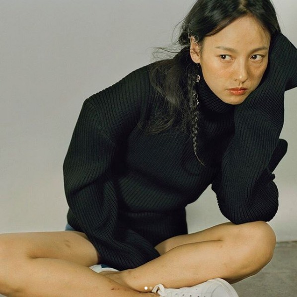 Lee Hyo Ri Poses For Magazine Without