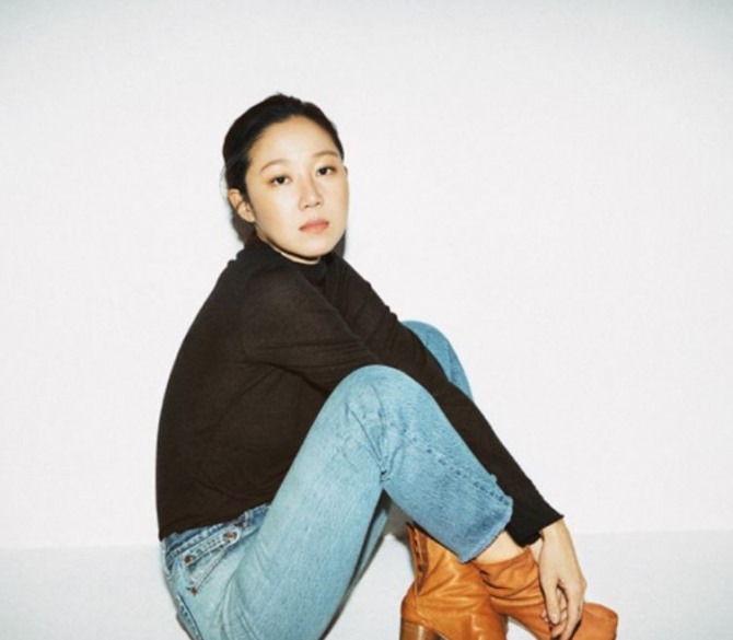 Gong Hyo-jin looks refreshing in photo shoot